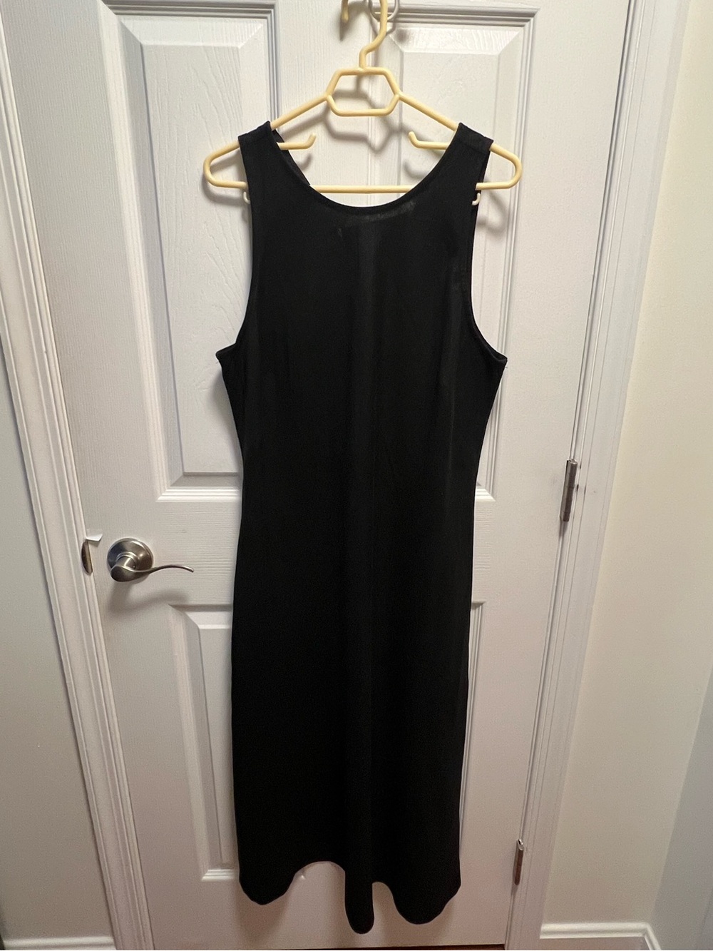 Sleek Black Sleeveless Maxi Dress